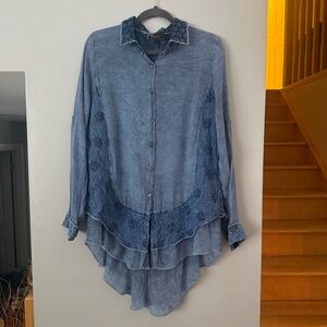 🇨🇦 Minkas Blue Denim and Lace Button Down Layered Shirt Tunic